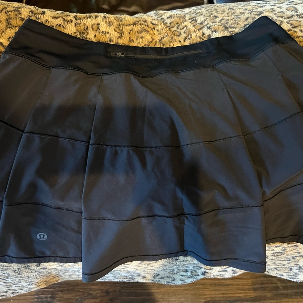 Lululemon Black Size 8 skirt Pace Rival Mid Rise